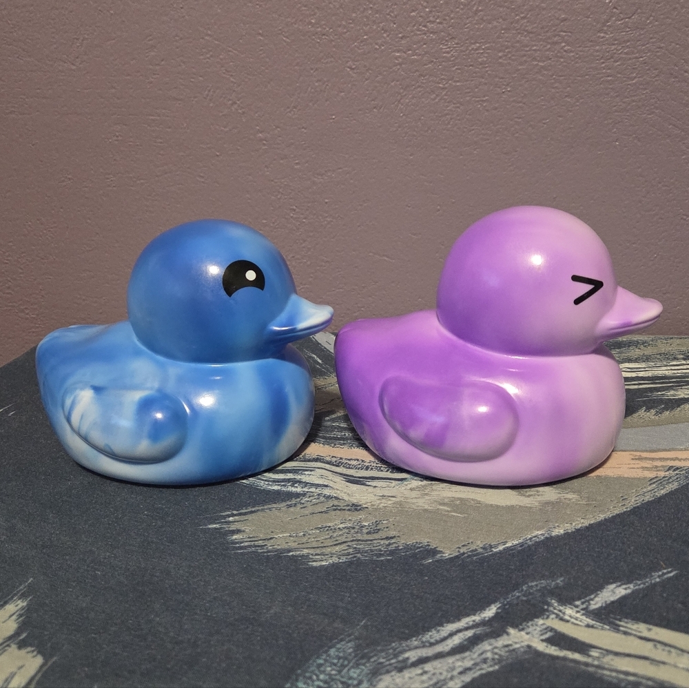 Jumbo Rubber Ducks - Picture 4 of 10